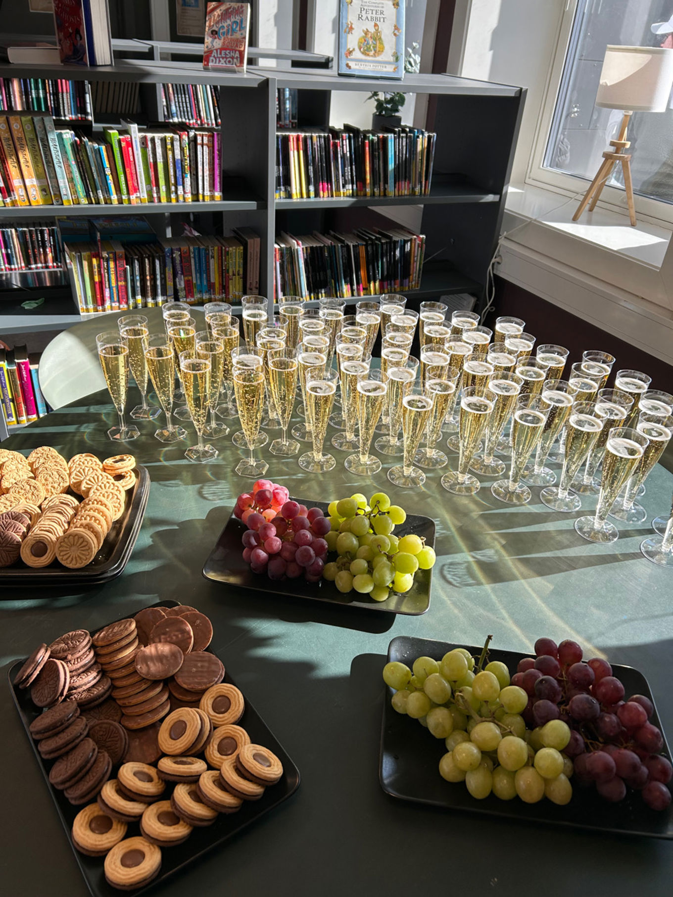 Klar for åpningsfest med elevrådsrepresentantene 