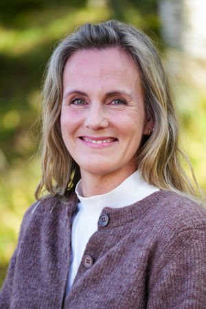 en person med langt hår