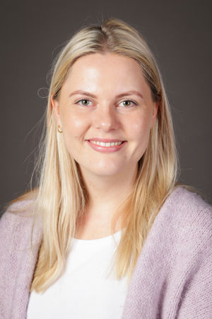 en person med blondt hår